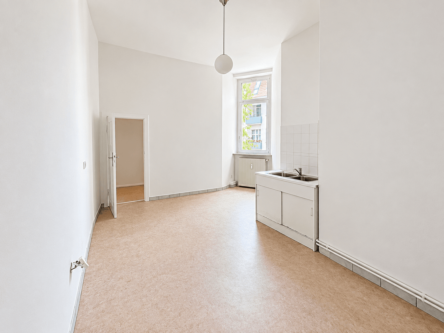 Prenájom bytu 4-izbový 127 m², Duisburgerstr., Berlin, Berlín Prenájom bytu 4-izbový 127 m², Duisburgerstr., Berlin, Berlín