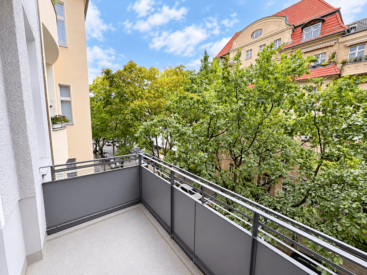 Prenájom bytu 4-izbový 127 m², Duisburgerstr., Berlin, Berlín Prenájom bytu 4-izbový 127 m², Duisburgerstr., Berlin, Berlín