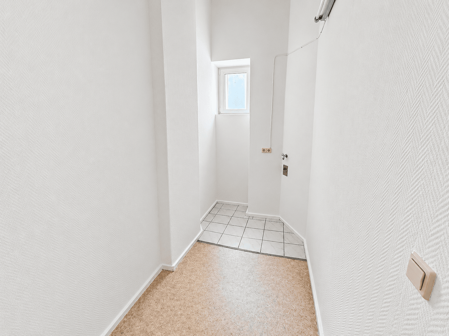 Prenájom bytu 4-izbový 127 m², Duisburgerstr., Berlin, Berlín Prenájom bytu 4-izbový 127 m², Duisburgerstr., Berlin, Berlín