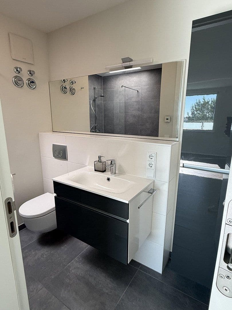 Prenájom bytu 3-izbový 79 m², Frankfurt am Main, Kalbach, Hesensko Prenájom bytu 3-izbový 79 m², Frankfurt am Main, Kalbach, Hesensko
