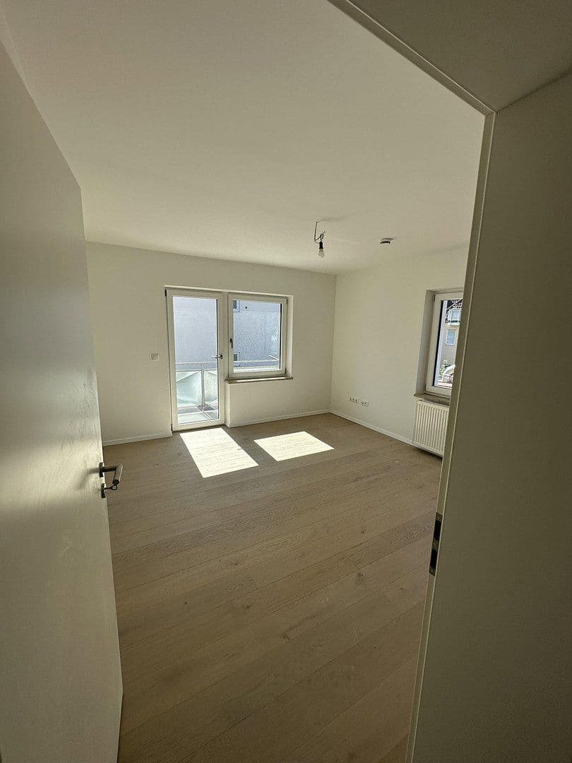 Prenájom bytu 1-izbový 36 m², München, Bavorsko Prenájom bytu 1-izbový 36 m², München, Bavorsko