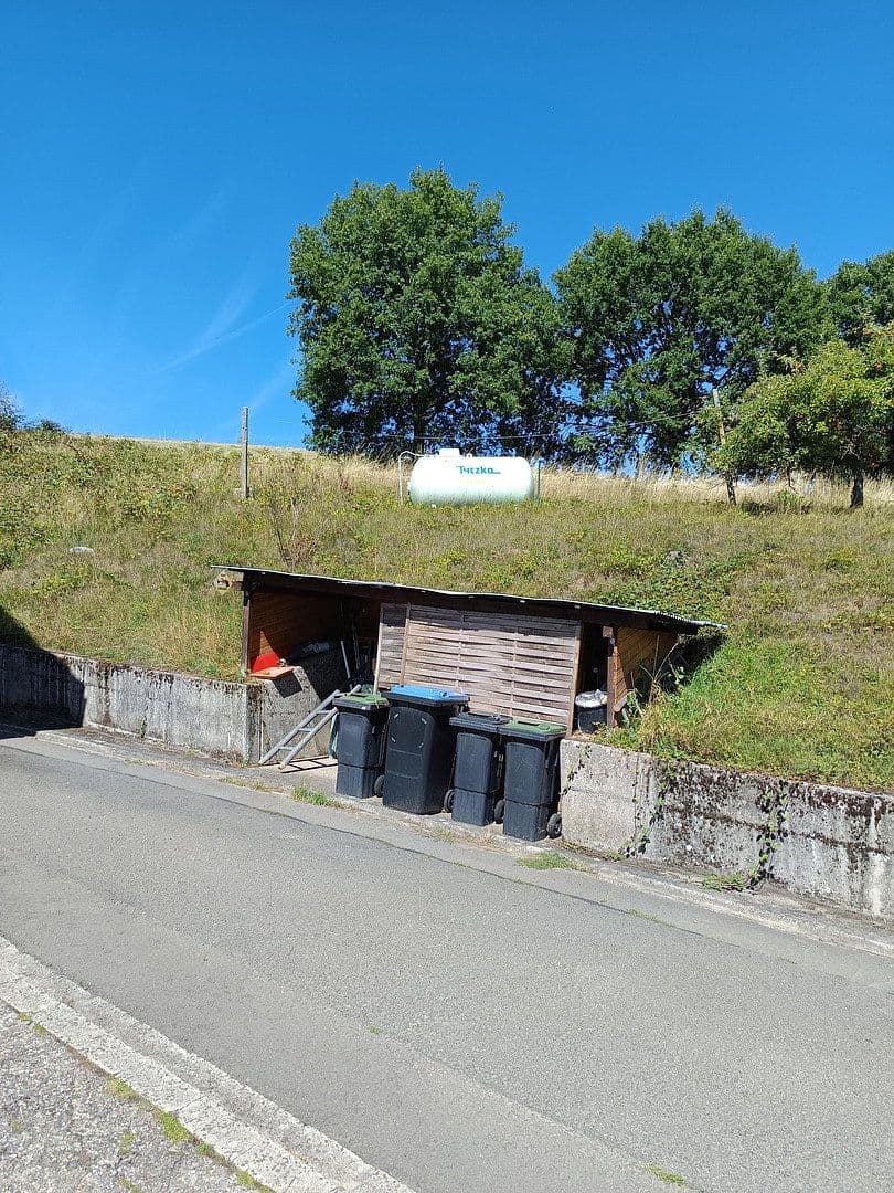 Predaj domu 120 m², pozemok 390 m², Ringstraße 4, Herren-Sulzbach, Porýnie-Falcko Predaj domu 120 m², pozemok 390 m², Ringstraße 4, Herren-Sulzbach, Porýnie-Falcko
