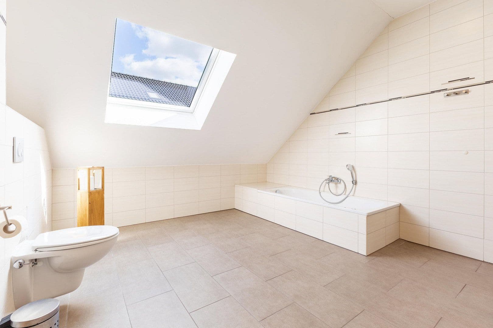 Predaj domu 168 m², pozemok 723 m², Baunatal, Hesensko Predaj domu 168 m², pozemok 723 m², Baunatal, Hesensko