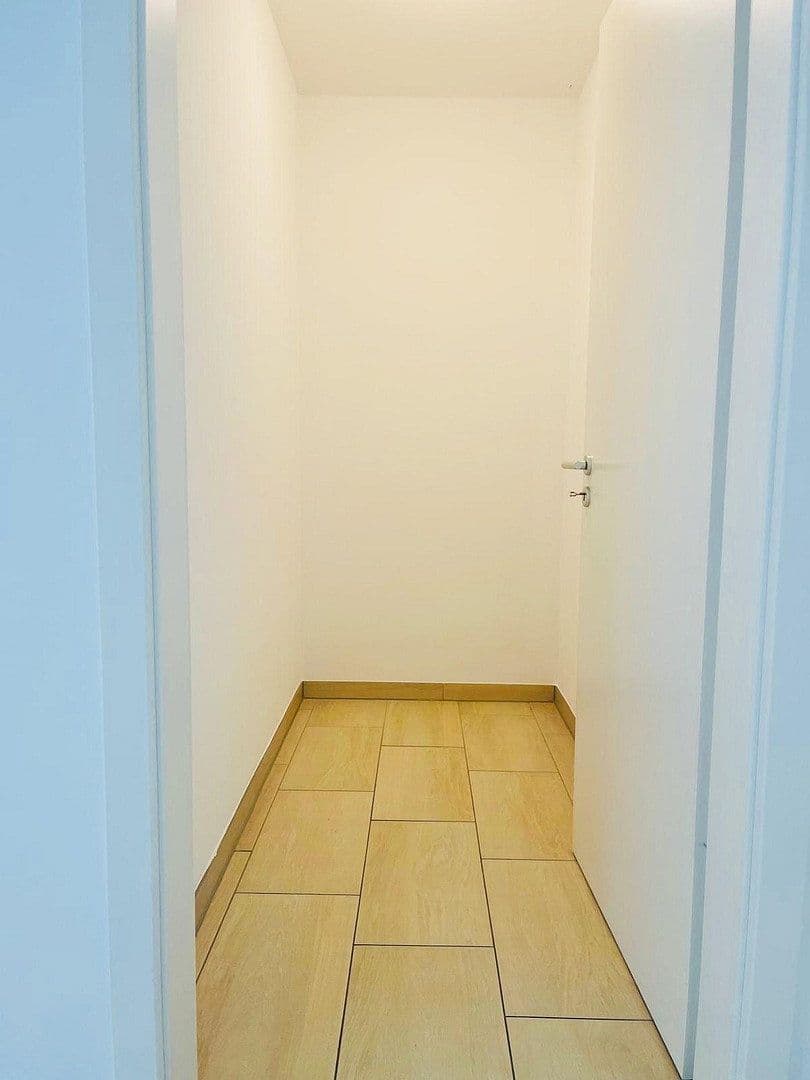 Predaj nebytového priestoru 109 m², Würmtalstraße 2b, München, Bavorsko Predaj nebytového priestoru 109 m², Würmtalstraße 2b, München, Bavorsko