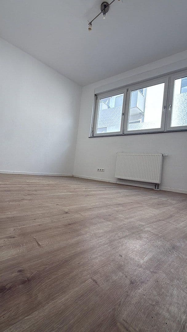 Prenájom bytu 3-izbový 60 m², Heilbronn, Bádensko-Wurttembersko Prenájom bytu 3-izbový 60 m², Heilbronn, Bádensko-Wurttembersko