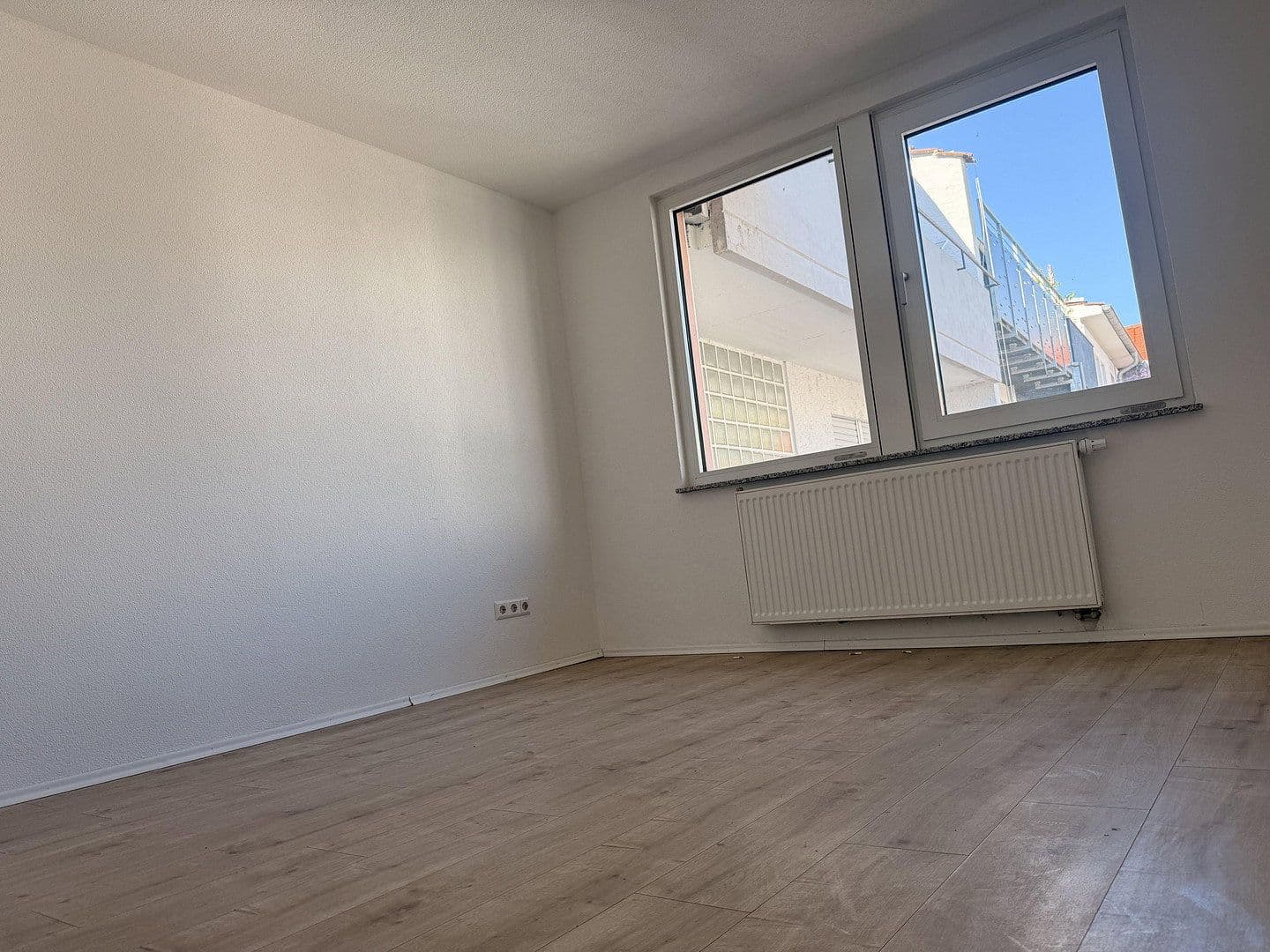 Prenájom bytu 3-izbový 60 m², Heilbronn, Bádensko-Wurttembersko Prenájom bytu 3-izbový 60 m², Heilbronn, Bádensko-Wurttembersko