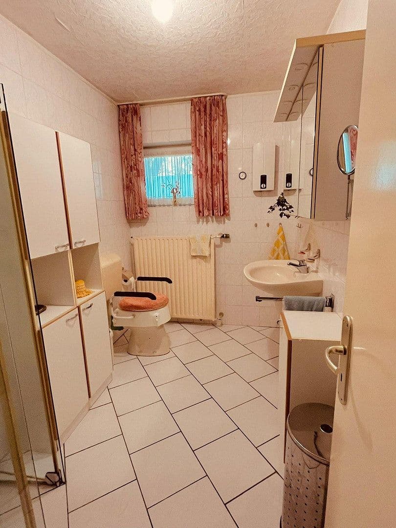 Predaj domu 241 m², pozemok 560 m², Köln, Severné Porýnie - Westfálsko Predaj domu 241 m², pozemok 560 m², Köln, Severné Porýnie - Westfálsko
