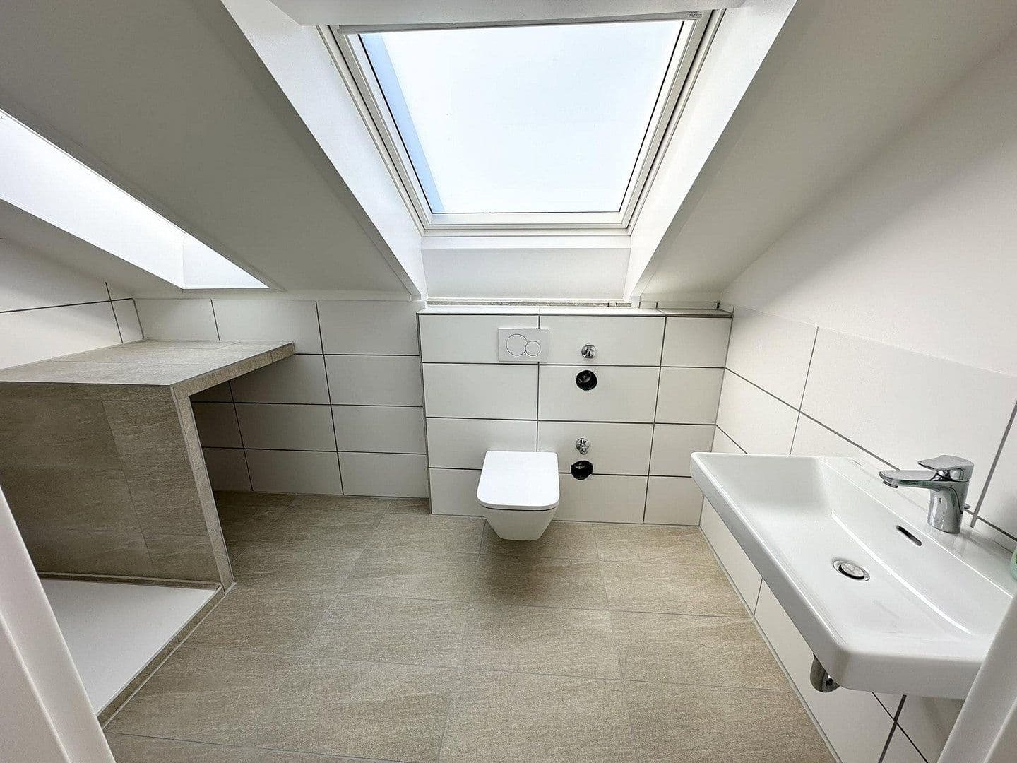 Prenájom bytu 2-izbový 60 m², Korntal-Münchingen, Bádensko-Wurttembersko Prenájom bytu 2-izbový 60 m², Korntal-Münchingen, Bádensko-Wurttembersko