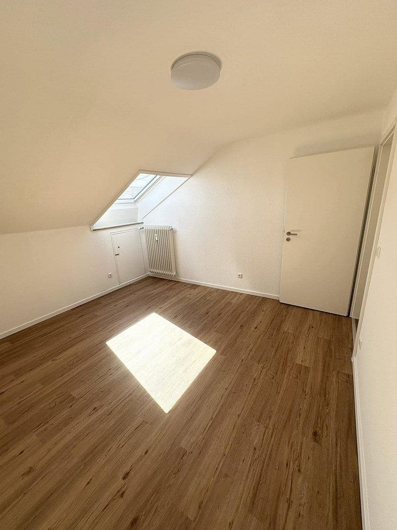 Prenájom bytu 2-izbový 60 m², Korntal-Münchingen, Bádensko-Wurttembersko Prenájom bytu 2-izbový 60 m², Korntal-Münchingen, Bádensko-Wurttembersko