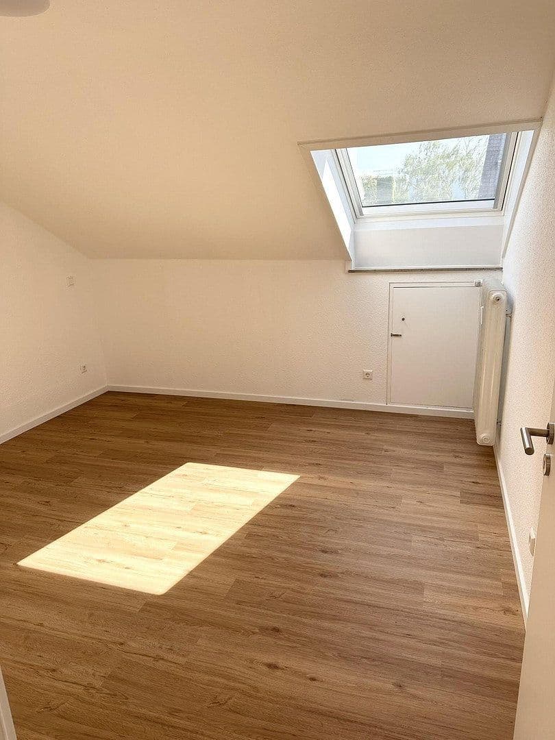 Prenájom bytu 2-izbový 60 m², Korntal-Münchingen, Bádensko-Wurttembersko Prenájom bytu 2-izbový 60 m², Korntal-Münchingen, Bádensko-Wurttembersko