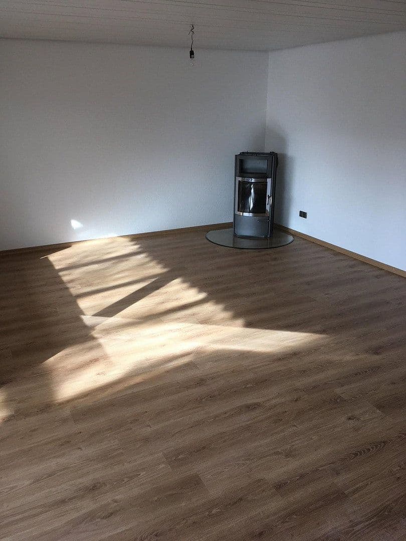 Prenájom domu 170 m², pozemok 270 m², Neu-Ulm, Bavorsko Prenájom domu 170 m², pozemok 270 m², Neu-Ulm, Bavorsko