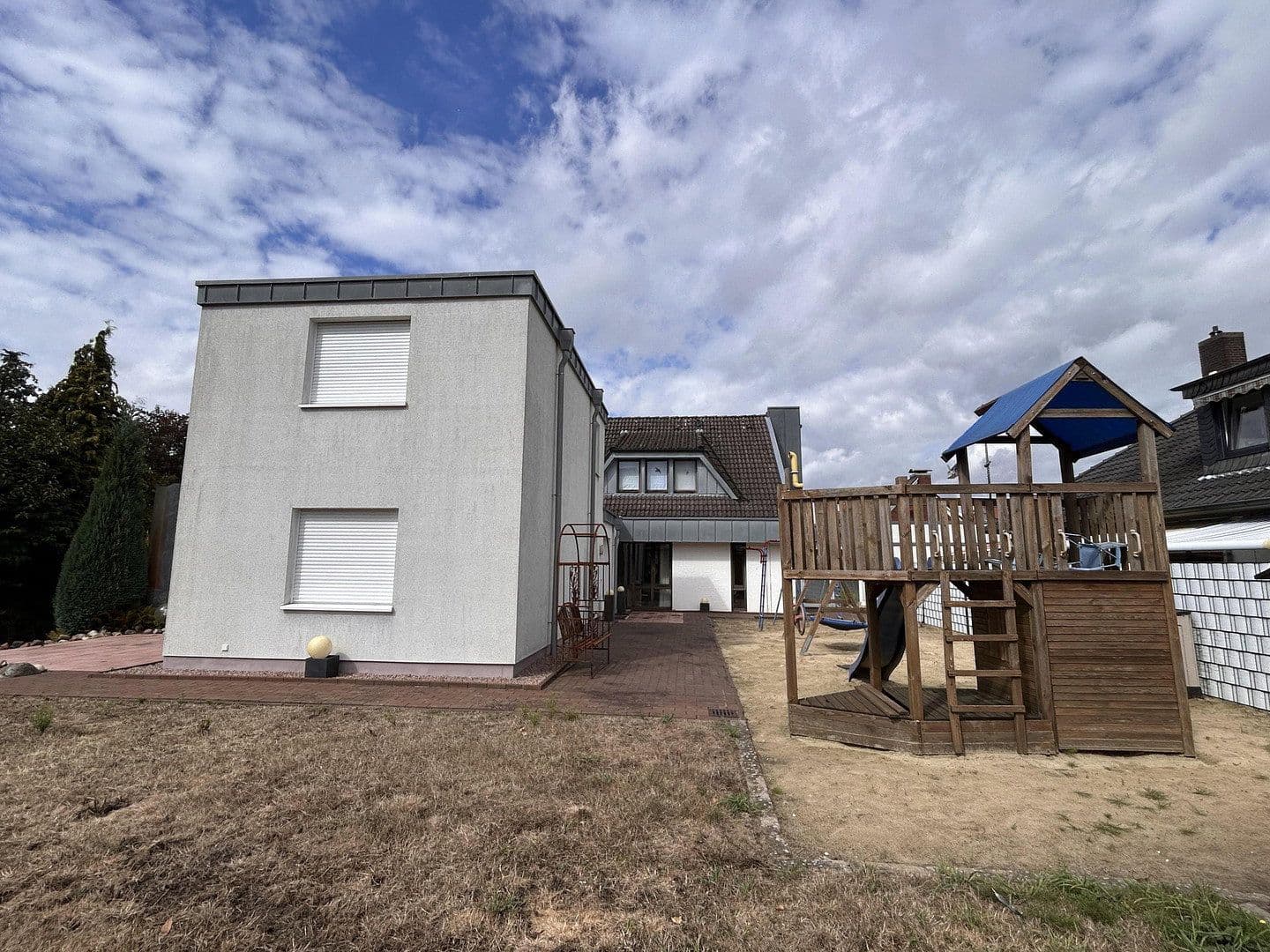 Predaj domu 215 m², pozemok 1.053 m², Haselünne, Dolné Sasko Predaj domu 215 m², pozemok 1.053 m², Haselünne, Dolné Sasko