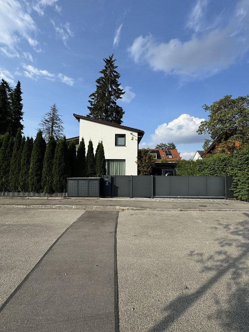 Predaj domu 190 m², pozemok 500 m², München, Bavorsko Predaj domu 190 m², pozemok 500 m², München, Bavorsko