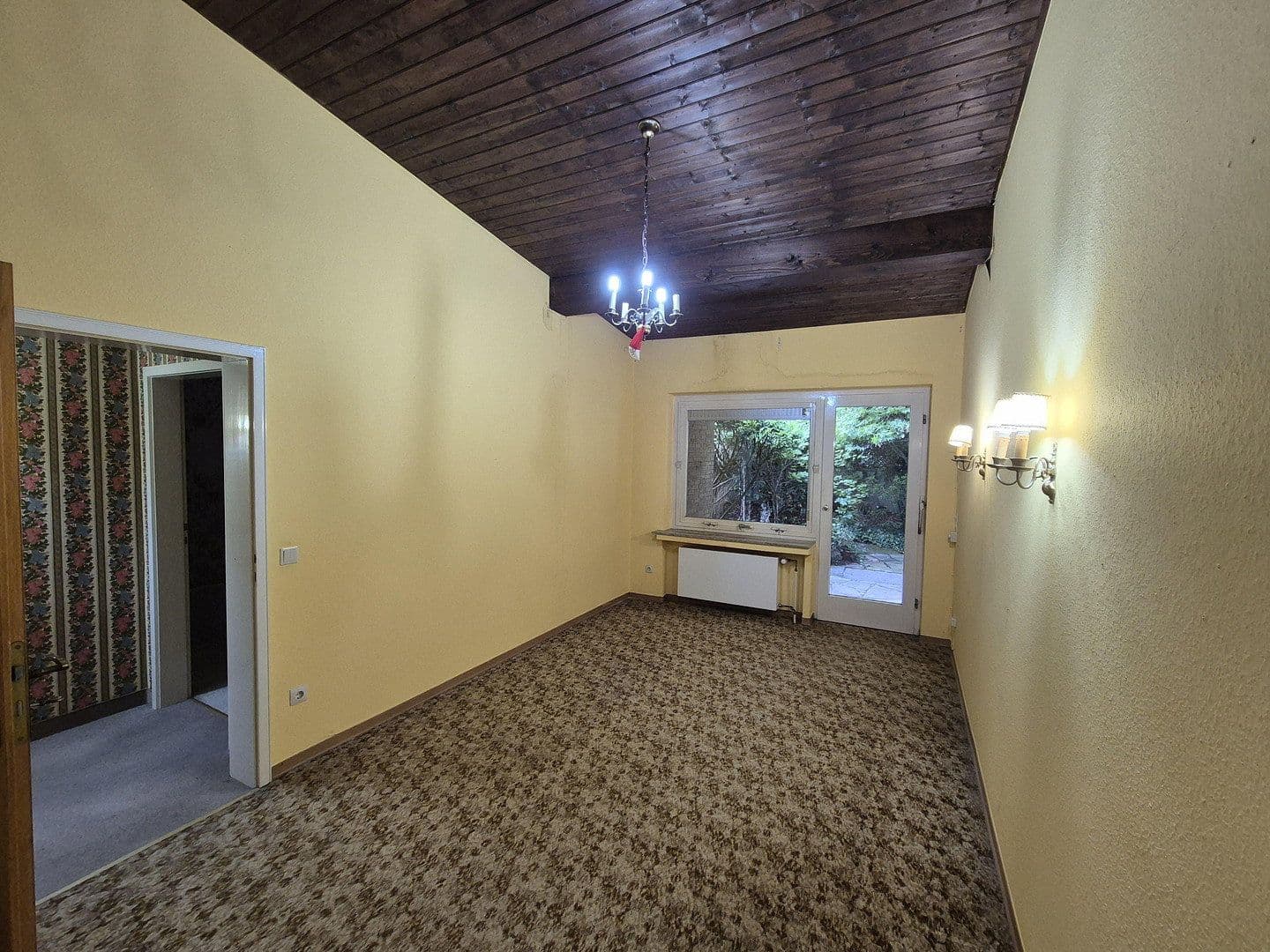 Predaj domu 225 m², pozemok 1.150 m², Bad Nenndorf, Dolné Sasko Predaj domu 225 m², pozemok 1.150 m², Bad Nenndorf, Dolné Sasko