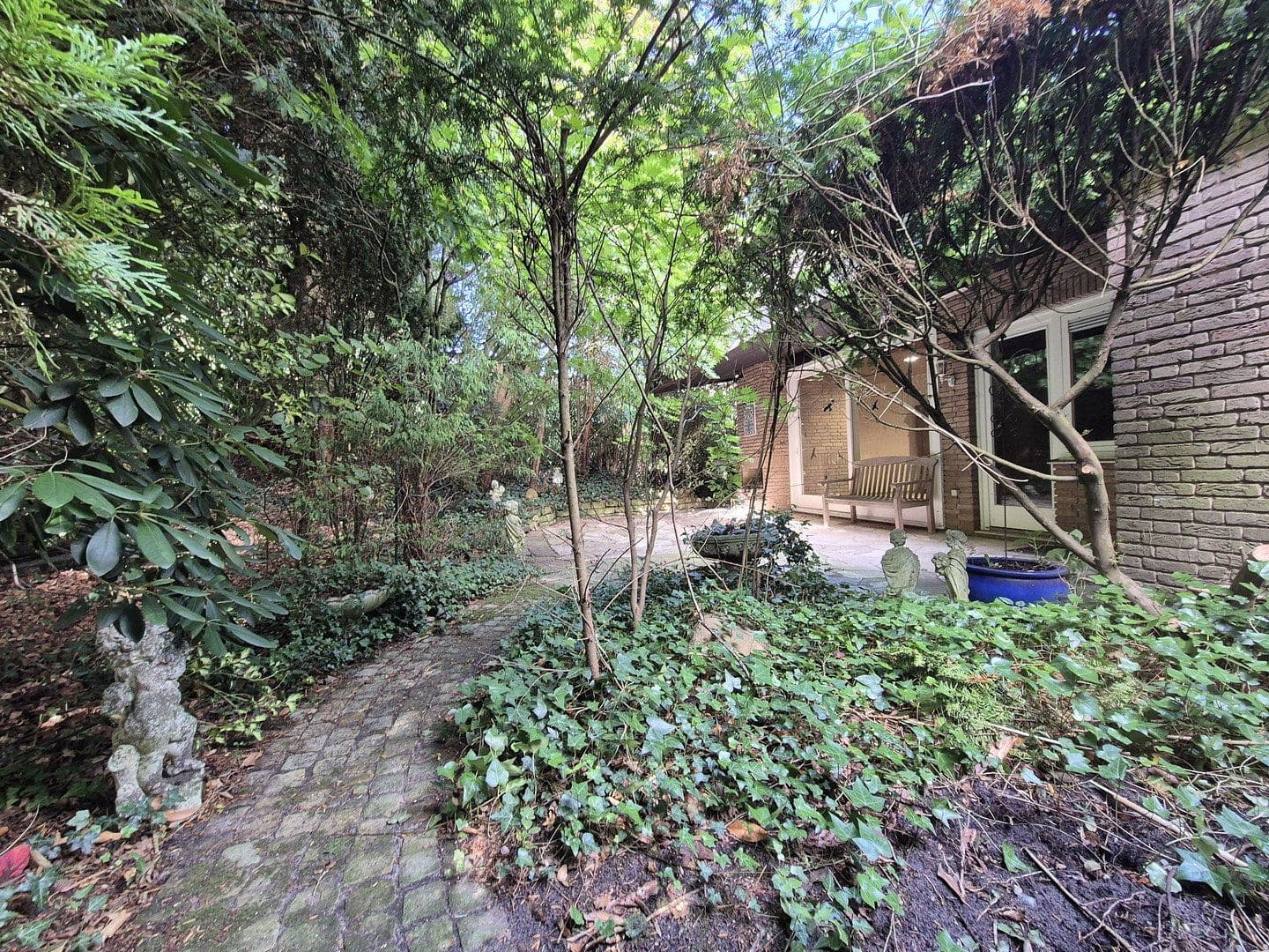 Predaj domu 225 m², pozemok 1.150 m², Bad Nenndorf, Dolné Sasko Predaj domu 225 m², pozemok 1.150 m², Bad Nenndorf, Dolné Sasko