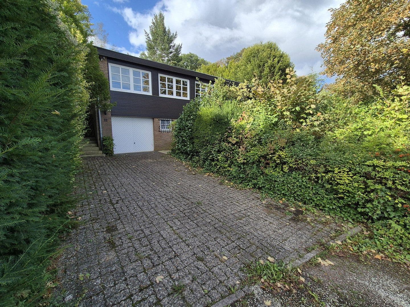 Predaj domu 225 m², pozemok 1.150 m², Bad Nenndorf, Dolné Sasko Predaj domu 225 m², pozemok 1.150 m², Bad Nenndorf, Dolné Sasko