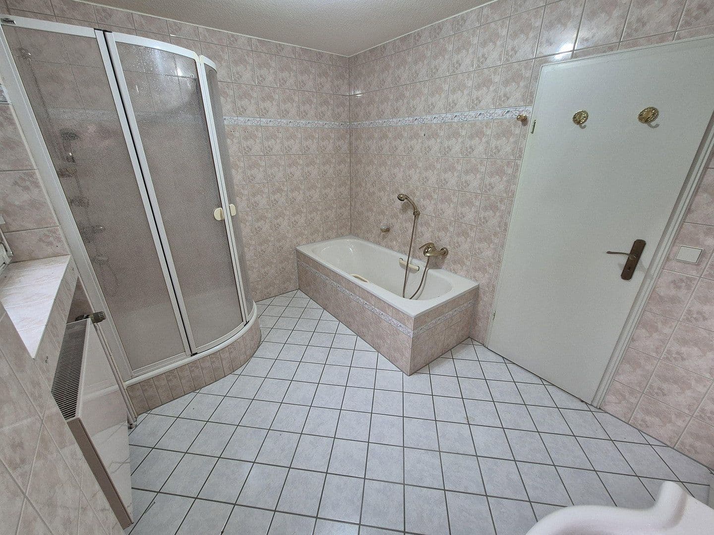 Predaj domu 225 m², pozemok 1.150 m², Bad Nenndorf, Dolné Sasko Predaj domu 225 m², pozemok 1.150 m², Bad Nenndorf, Dolné Sasko
