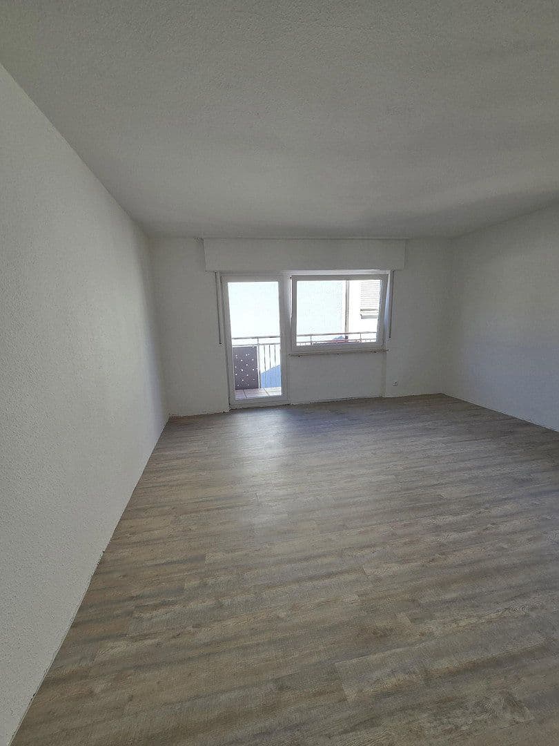 Prenájom bytu 3-izbový 112 m², Linsengasse 6, Buchen (Odenwald), Bádensko-Wurttembersko Prenájom bytu 3-izbový 112 m², Linsengasse 6, Buchen (Odenwald), Bádensko-Wurttembersko