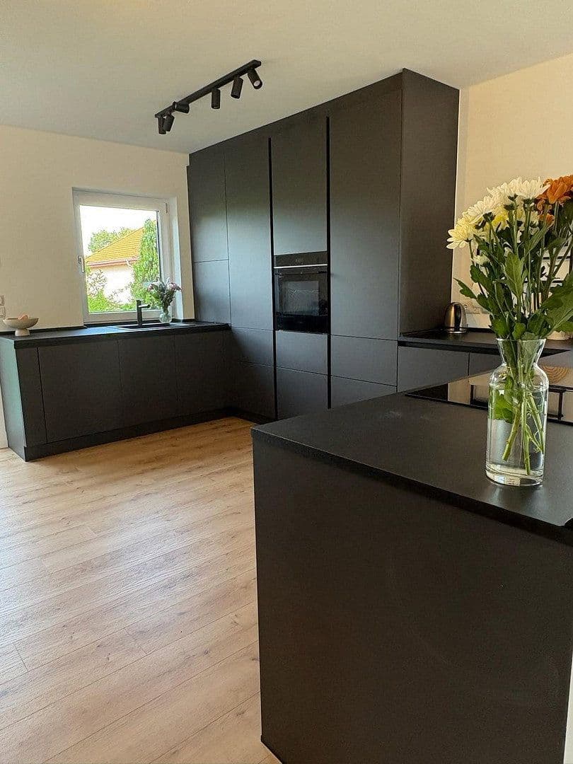 Predaj domu 138 m², pozemok 1.077 m², Schulzendorf, Brandenbursko Predaj domu 138 m², pozemok 1.077 m², Schulzendorf, Brandenbursko
