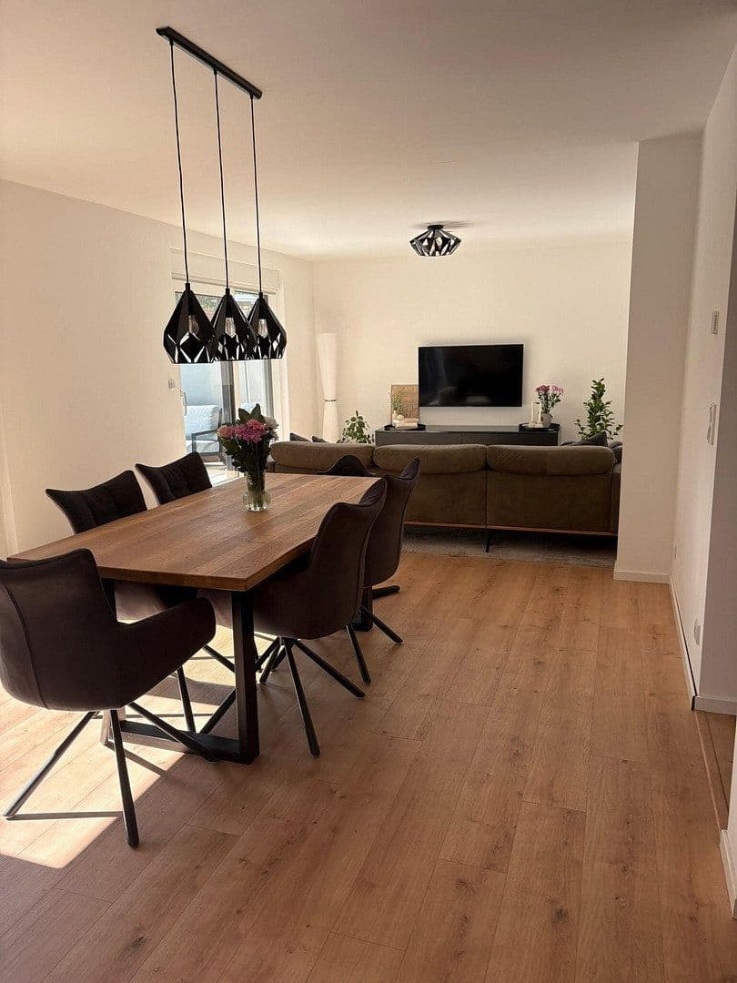 Predaj domu 138 m², pozemok 1.077 m², Schulzendorf, Brandenbursko Predaj domu 138 m², pozemok 1.077 m², Schulzendorf, Brandenbursko