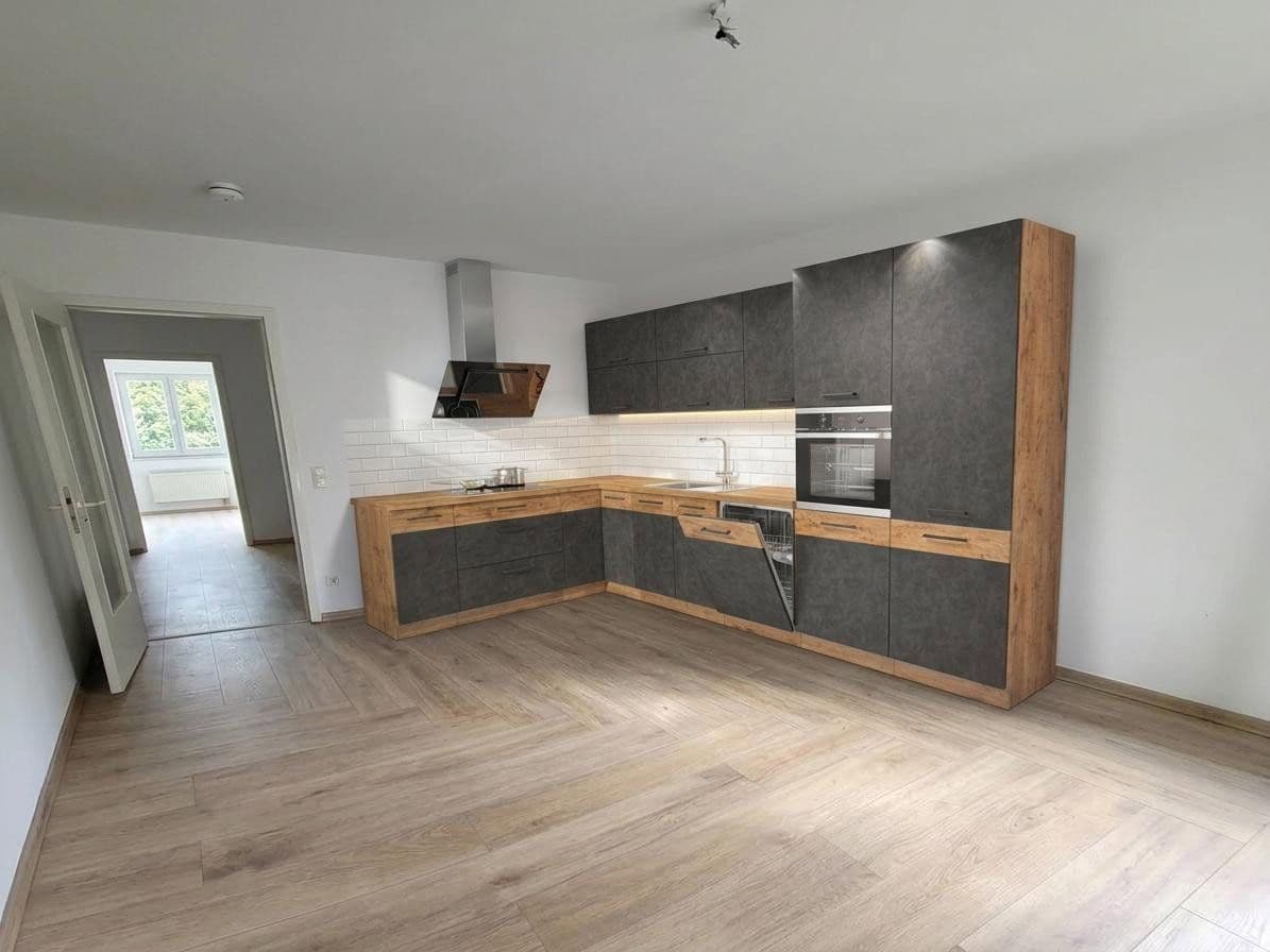 Prenájom bytu 2-izbový 67 m², Charlotte-E.-Pauly-Straße 36, Berlin, Berlín Prenájom bytu 2-izbový 67 m², Charlotte-E.-Pauly-Straße 36, Berlin, Berlín