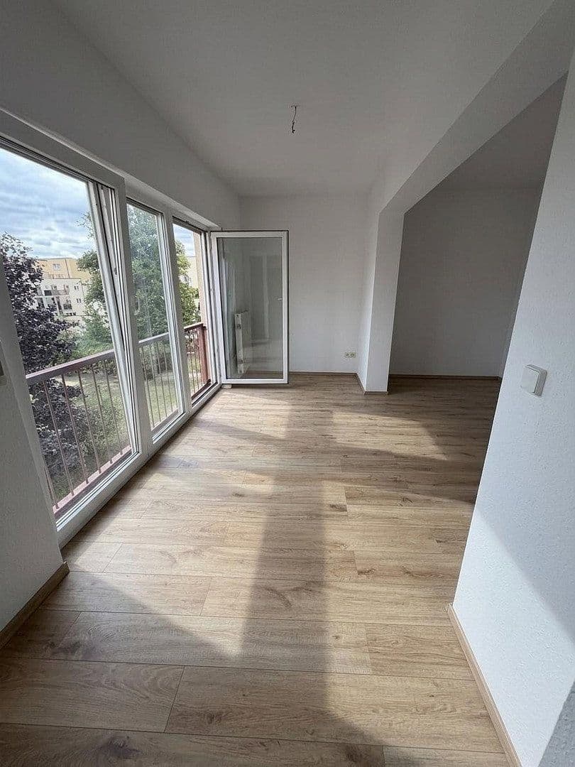Prenájom bytu 2-izbový 67 m², Charlotte-E.-Pauly-Straße 36, Berlin, Berlín Prenájom bytu 2-izbový 67 m², Charlotte-E.-Pauly-Straße 36, Berlin, Berlín