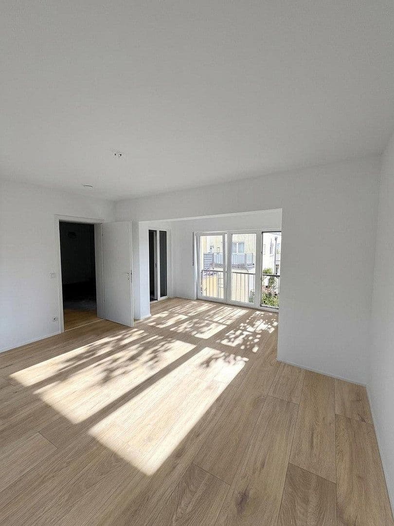 Prenájom bytu 2-izbový 67 m², Charlotte-E.-Pauly-Straße 36, Berlin, Berlín Prenájom bytu 2-izbový 67 m², Charlotte-E.-Pauly-Straße 36, Berlin, Berlín