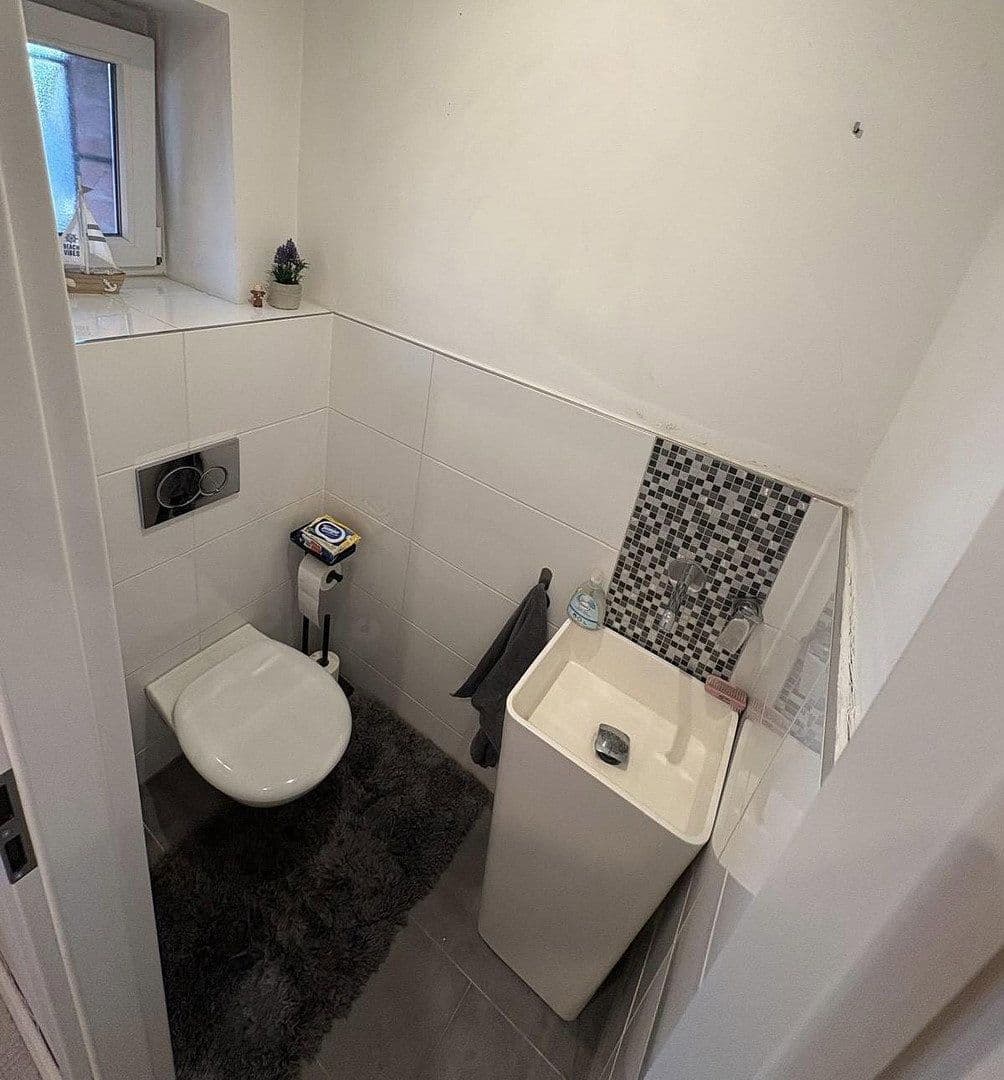 Predaj domu 147 m², pozemok 368 m², Kölner Straße 39, Neuss, Severné Porýnie - Westfálsko Predaj domu 147 m², pozemok 368 m², Kölner Straße 39, Neuss, Severné Porýnie - Westfálsko