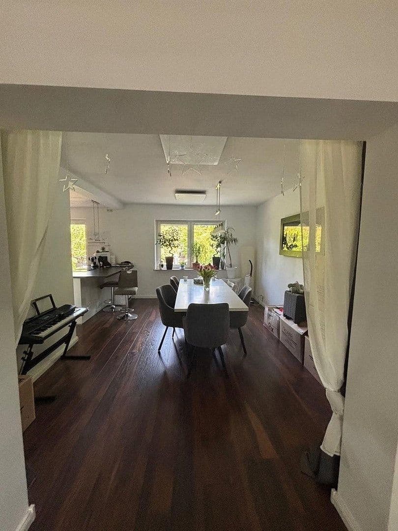 Predaj domu 147 m², pozemok 368 m², Kölner Straße 39, Neuss, Severné Porýnie - Westfálsko Predaj domu 147 m², pozemok 368 m², Kölner Straße 39, Neuss, Severné Porýnie - Westfálsko