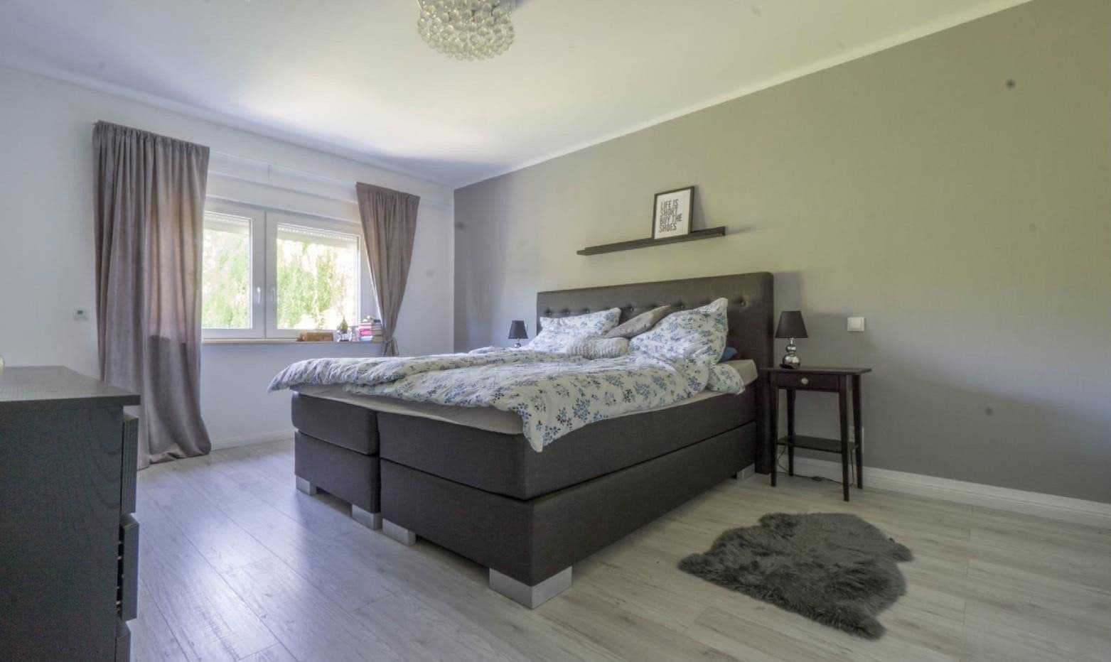 Predaj domu 147 m², pozemok 368 m², Kölner Straße 39, Neuss, Severné Porýnie - Westfálsko Predaj domu 147 m², pozemok 368 m², Kölner Straße 39, Neuss, Severné Porýnie - Westfálsko