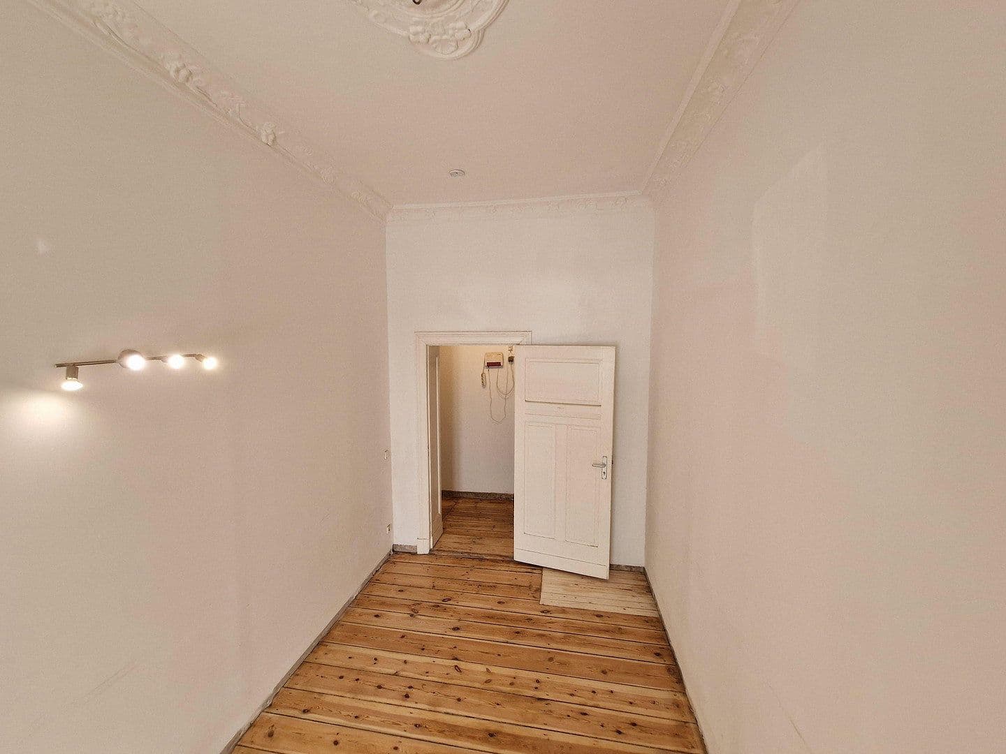 Predaj bytu 4-izbový 85 m², Wilhelmstadt Berlin Spandau, Berlín Predaj bytu 4-izbový 85 m², Wilhelmstadt Berlin Spandau, Berlín