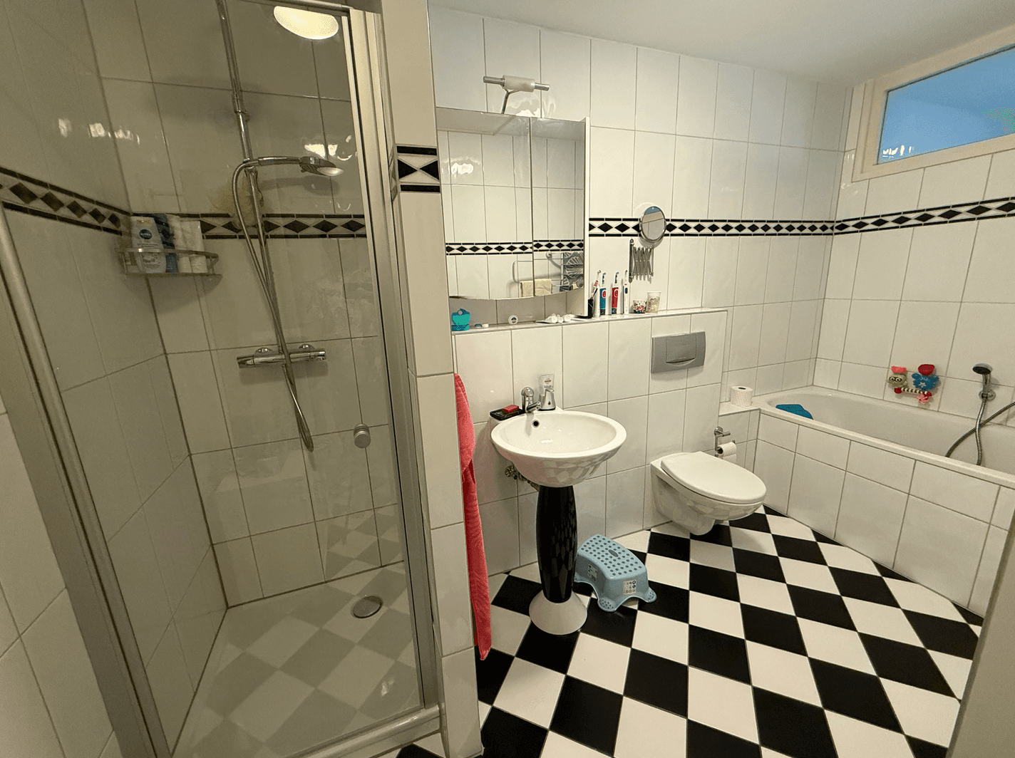 Predaj bytu 3-izbový 105 m², Hürth, Severné Porýnie - Westfálsko Predaj bytu 3-izbový 105 m², Hürth, Severné Porýnie - Westfálsko