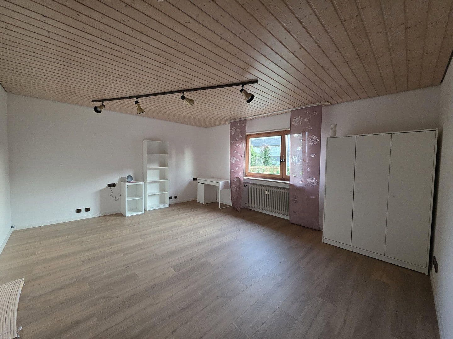 Prenájom bytu 18 m², Tübingen, Bádensko-Wurttembersko Prenájom bytu 18 m², Tübingen, Bádensko-Wurttembersko