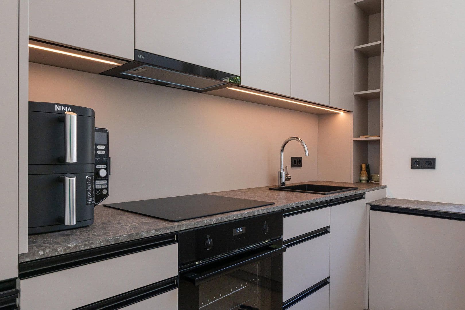 Predaj bytu 3-izbový 96 m², Berlin, Berlín Predaj bytu 3-izbový 96 m², Berlin, Berlín
