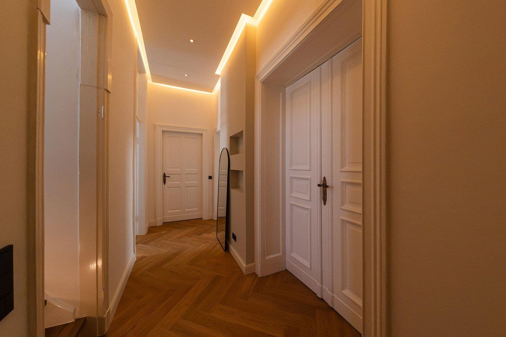 Predaj bytu 3-izbový 96 m², Berlin, Berlín Predaj bytu 3-izbový 96 m², Berlin, Berlín