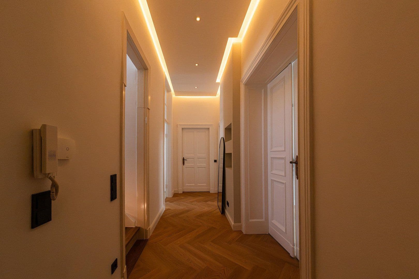 Predaj bytu 3-izbový 96 m², Berlin, Berlín Predaj bytu 3-izbový 96 m², Berlin, Berlín