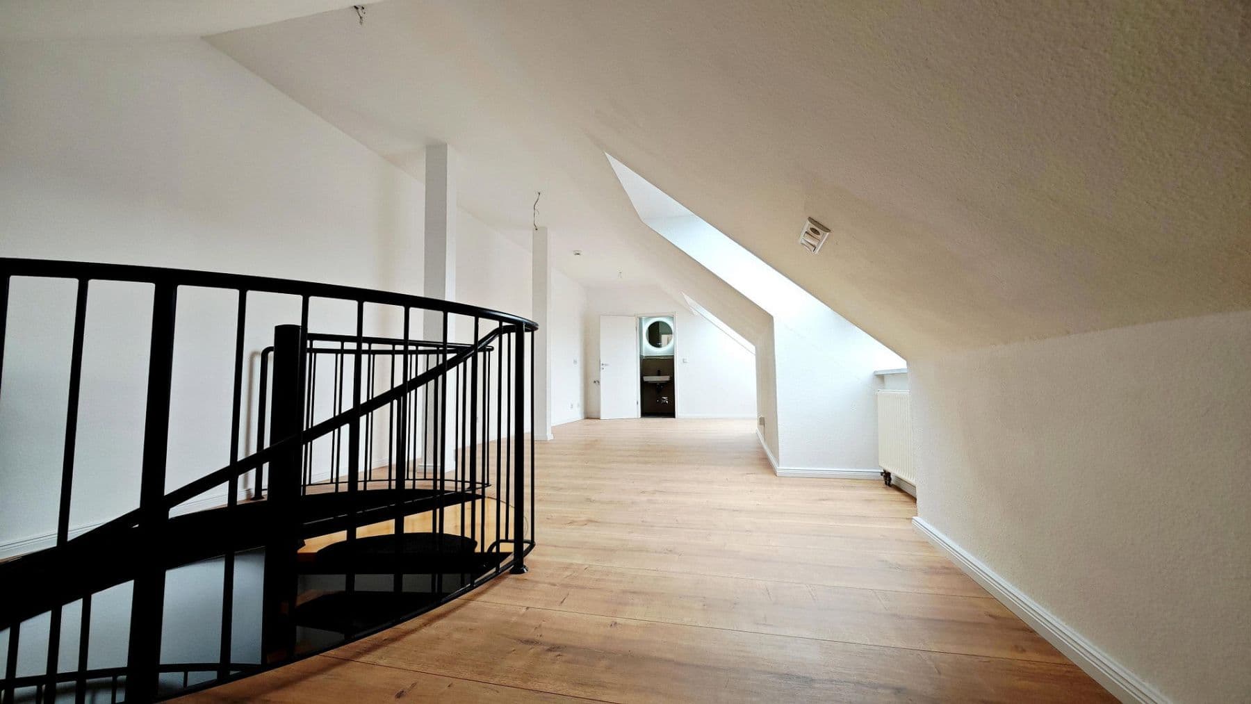Predaj bytu 3-izbový 98 m², Schönbachstraße 88, Leipzig, Sasko Predaj bytu 3-izbový 98 m², Schönbachstraße 88, Leipzig, Sasko