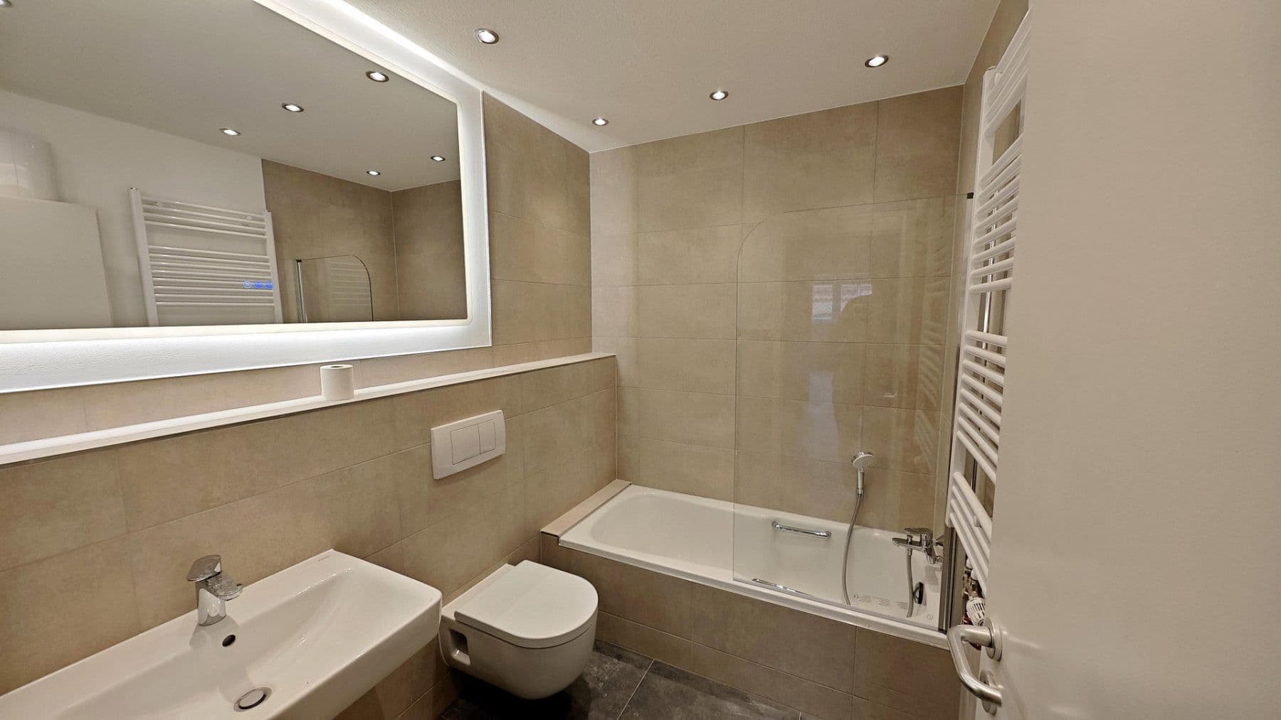 Predaj bytu 3-izbový 98 m², Schönbachstraße 88, Leipzig, Sasko Predaj bytu 3-izbový 98 m², Schönbachstraße 88, Leipzig, Sasko