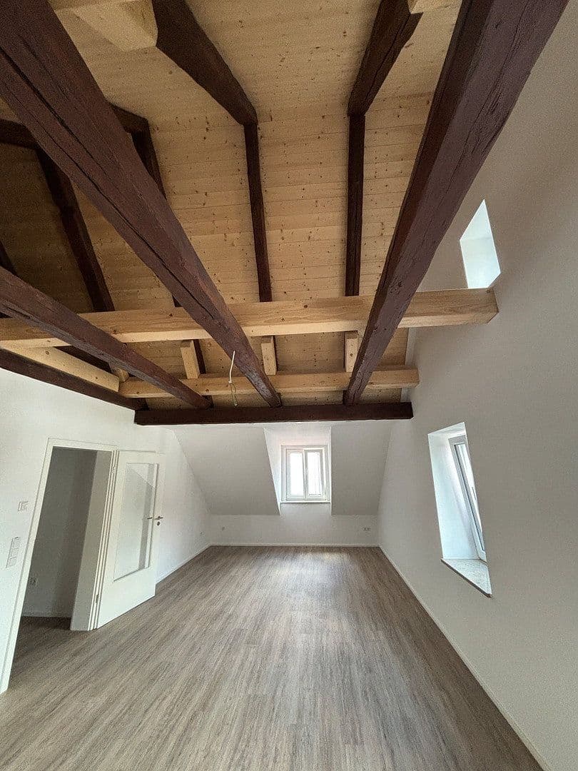 Prenájom bytu 3-izbový 120 m², Schrobenhausen, Bavorsko Prenájom bytu 3-izbový 120 m², Schrobenhausen, Bavorsko
