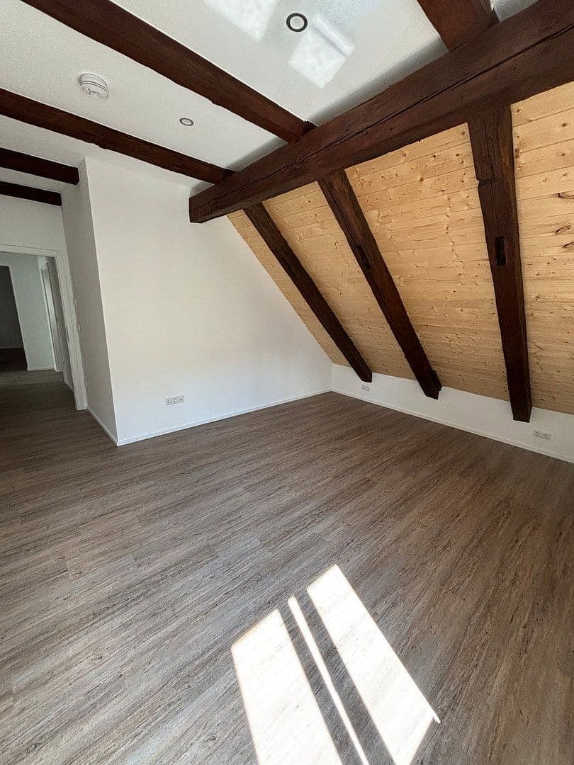 Prenájom bytu 3-izbový 120 m², Schrobenhausen, Bavorsko Prenájom bytu 3-izbový 120 m², Schrobenhausen, Bavorsko