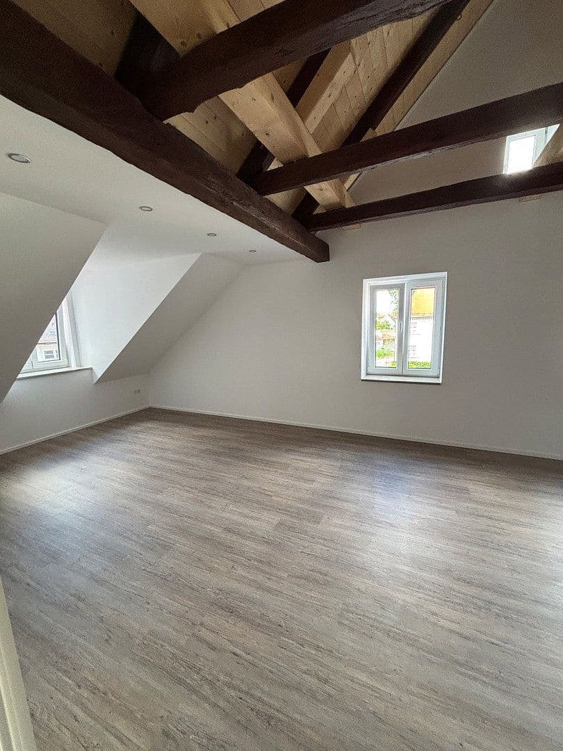 Prenájom bytu 3-izbový 120 m², Schrobenhausen, Bavorsko Prenájom bytu 3-izbový 120 m², Schrobenhausen, Bavorsko