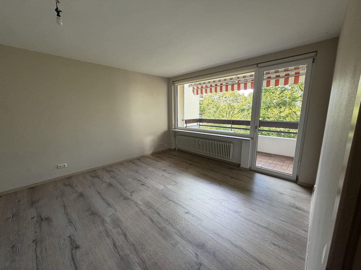 Predaj bytu 2-izbový 65 m², Am Weiher 45, Hochheim, Hesensko Predaj bytu 2-izbový 65 m², Am Weiher 45, Hochheim, Hesensko