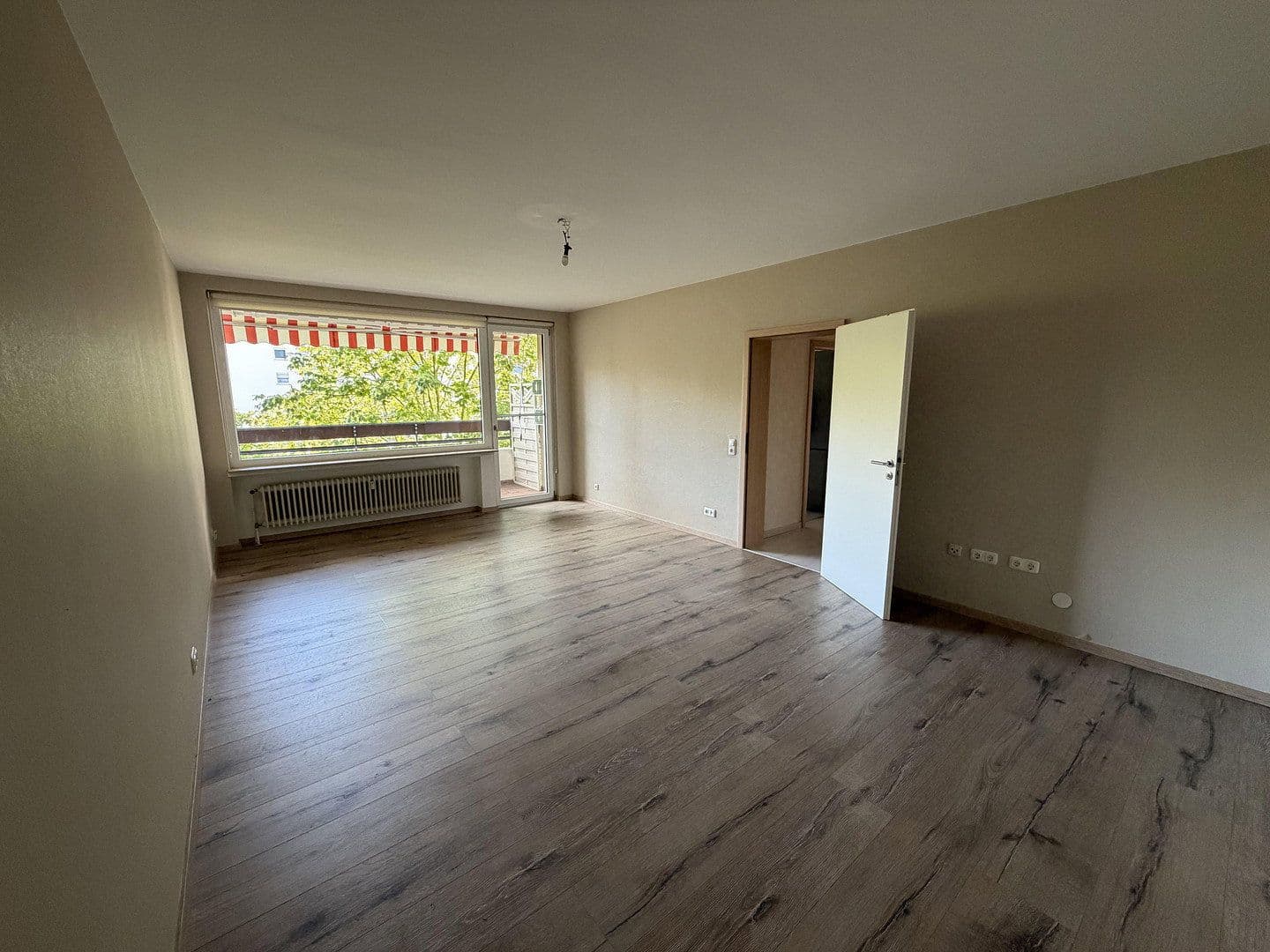Predaj bytu 2-izbový 65 m², Am Weiher 45, Hochheim, Hesensko Predaj bytu 2-izbový 65 m², Am Weiher 45, Hochheim, Hesensko