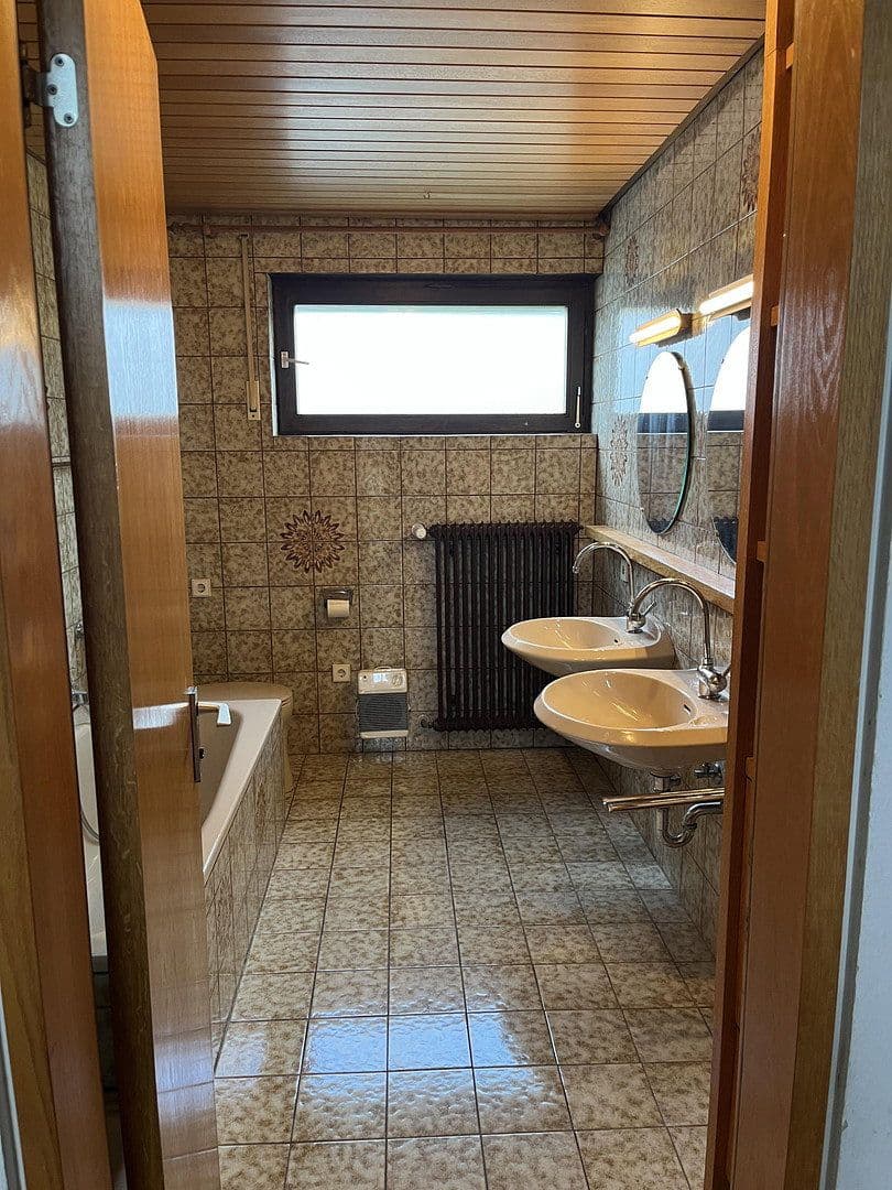 Predaj domu 152 m², pozemok 333 m², Leutenbach, Bádensko-Wurttembersko Predaj domu 152 m², pozemok 333 m², Leutenbach, Bádensko-Wurttembersko