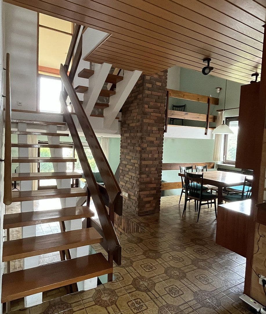 Predaj domu 152 m², pozemok 333 m², Leutenbach, Bádensko-Wurttembersko Predaj domu 152 m², pozemok 333 m², Leutenbach, Bádensko-Wurttembersko