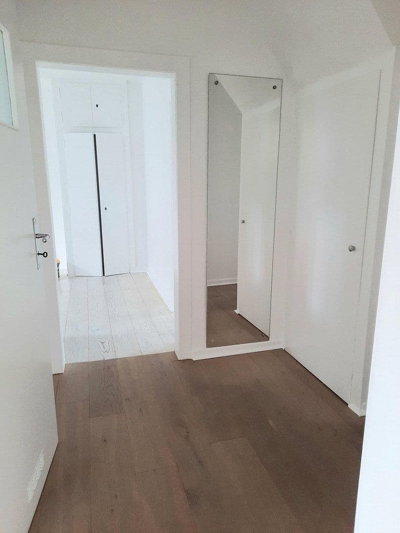 Prenájom bytu 2-izbový 71 m², Düsseldorf, Severné Porýnie - Westfálsko Prenájom bytu 2-izbový 71 m², Düsseldorf, Severné Porýnie - Westfálsko