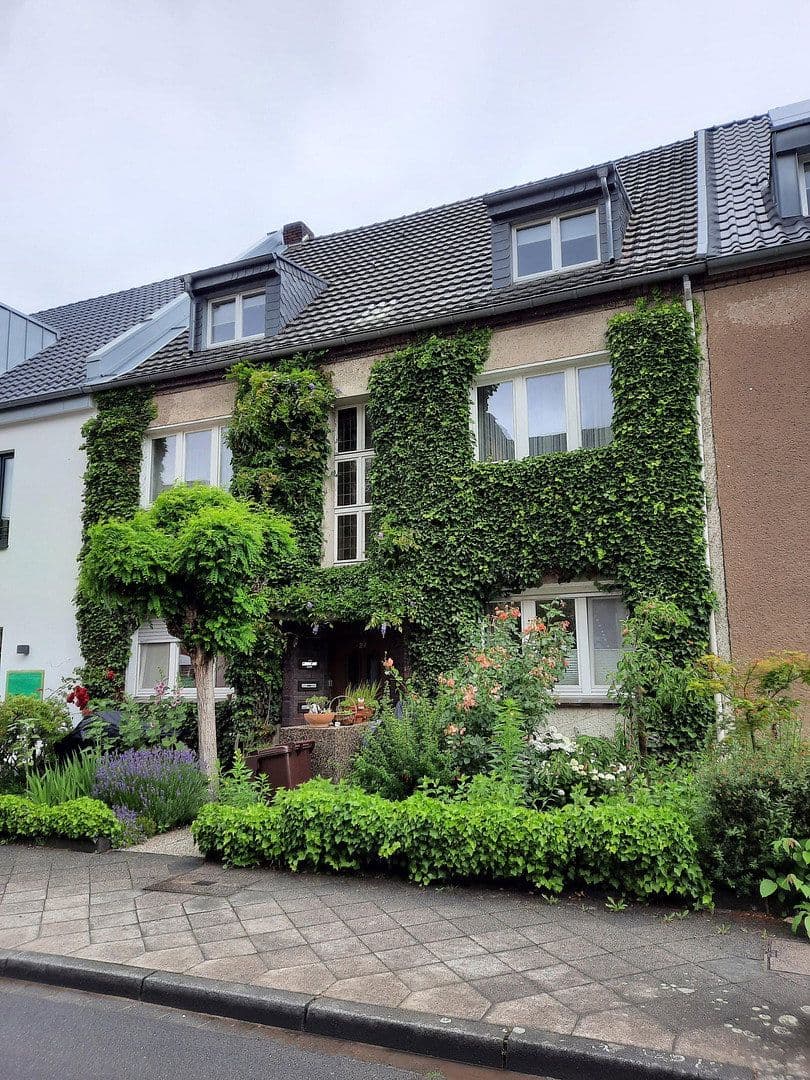 Prenájom bytu 2-izbový 71 m², Düsseldorf, Severné Porýnie - Westfálsko Prenájom bytu 2-izbový 71 m², Düsseldorf, Severné Porýnie - Westfálsko