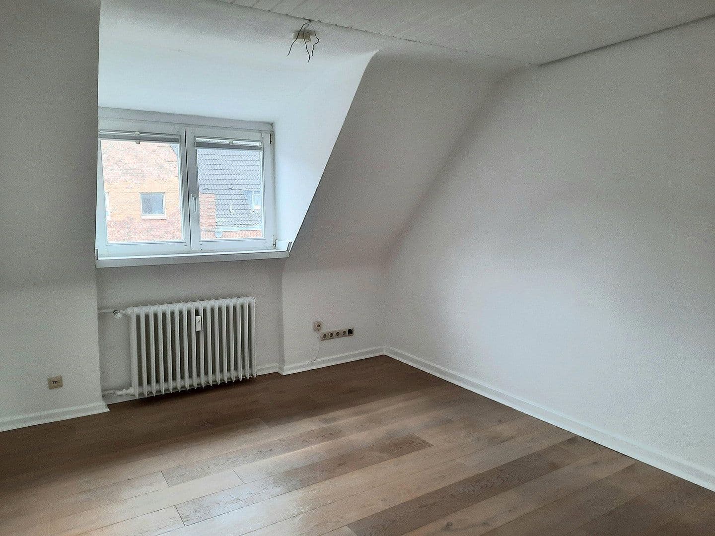 Prenájom bytu 2-izbový 71 m², Düsseldorf, Severné Porýnie - Westfálsko Prenájom bytu 2-izbový 71 m², Düsseldorf, Severné Porýnie - Westfálsko