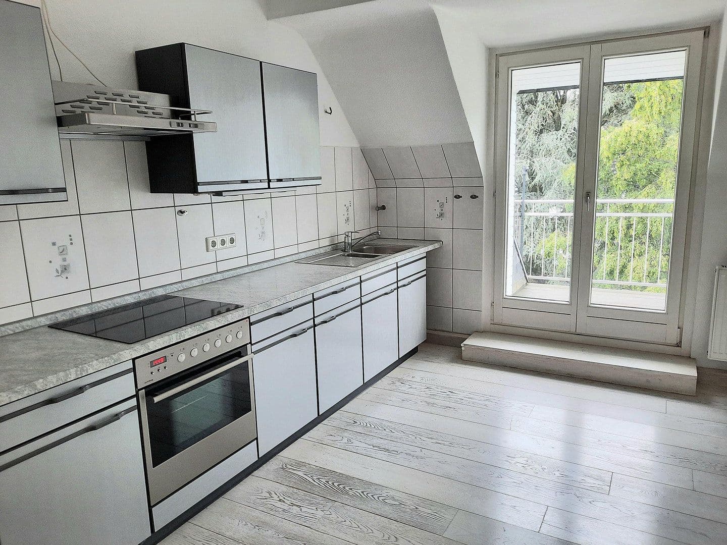 Prenájom bytu 2-izbový 71 m², Düsseldorf, Severné Porýnie - Westfálsko Prenájom bytu 2-izbový 71 m², Düsseldorf, Severné Porýnie - Westfálsko