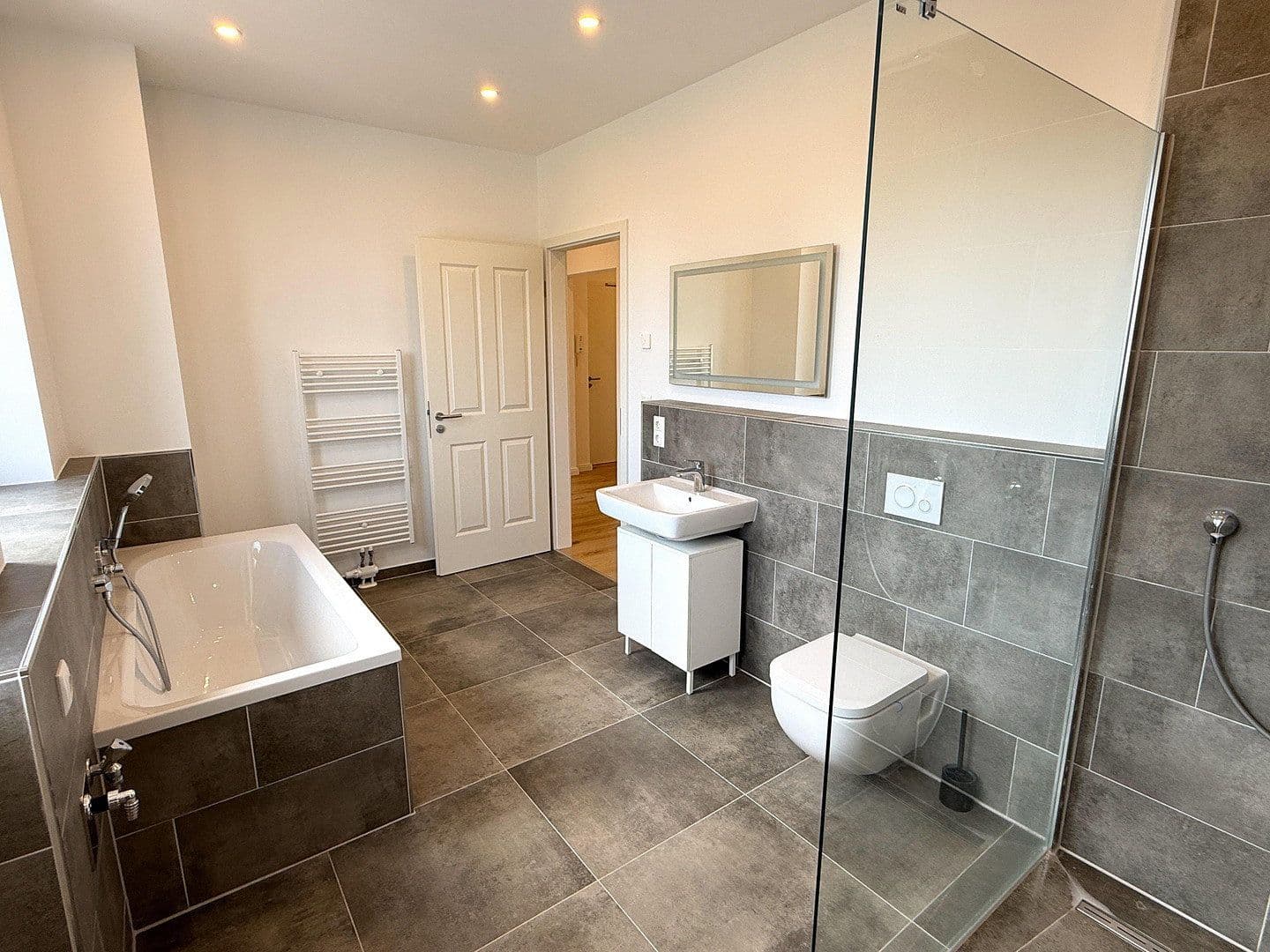 Prenájom bytu 2-izbový 69 m², Alt Salbke 73, Magdeburg, Sasko-Anhaltsko Prenájom bytu 2-izbový 69 m², Alt Salbke 73, Magdeburg, Sasko-Anhaltsko